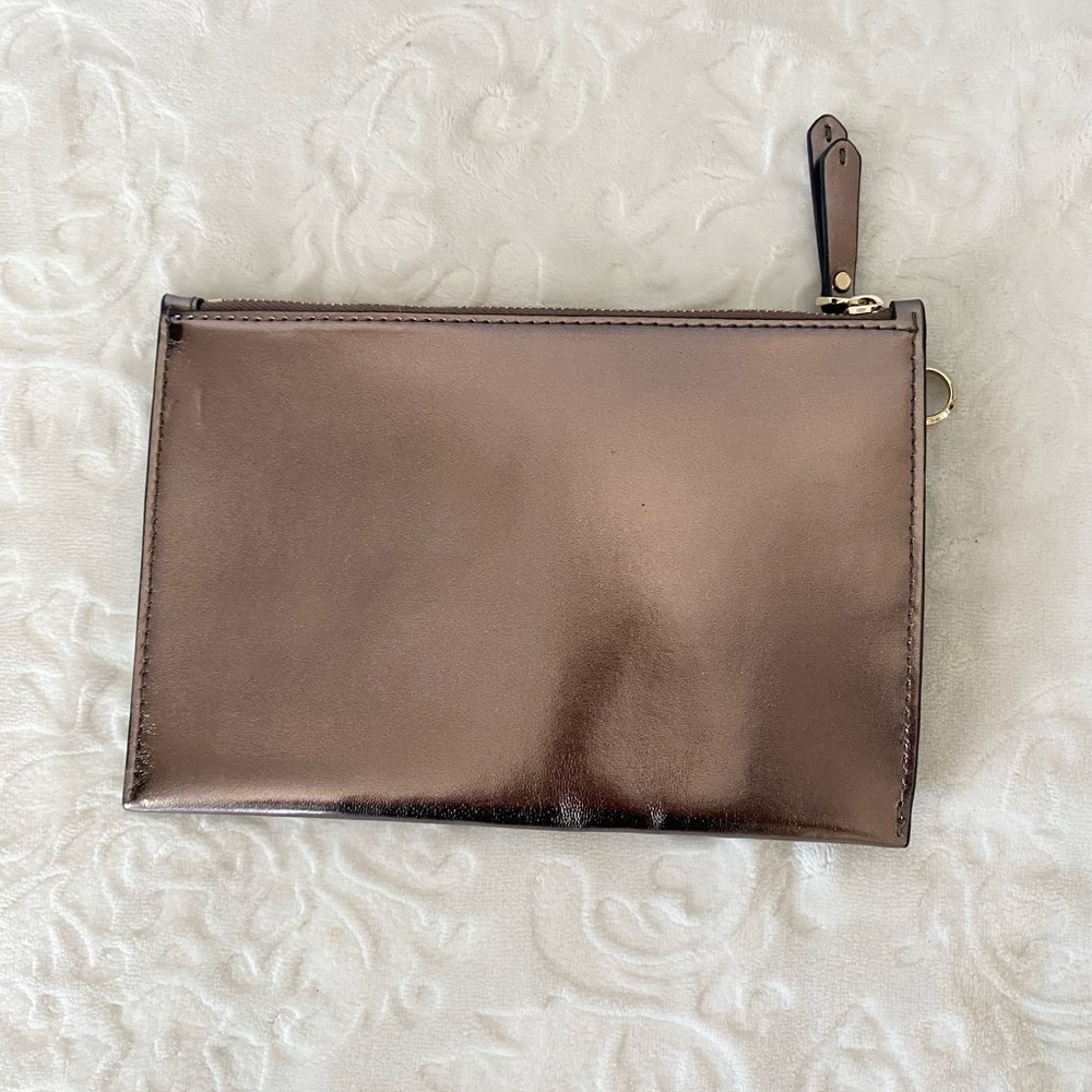 Kate Spade metallic large pouch - Picture 3 of 4
